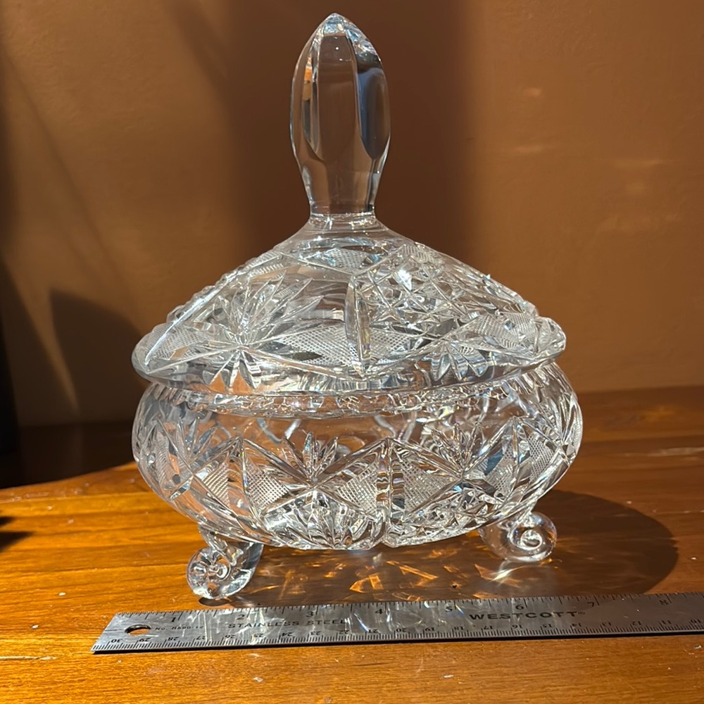 Crystal dish with lid